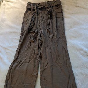 BECAAL WOMENS PANTS NEW Green Small S Demasqe Cropped Belt Long Tie Gaucho Soft